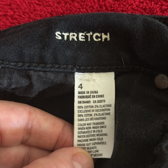 AEO Stretch Size 4 Black Distressed Shorts EUC - Picture 4 of 6